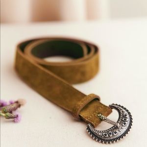 Sezane Thin Louve Belt in Dark Taupe 75